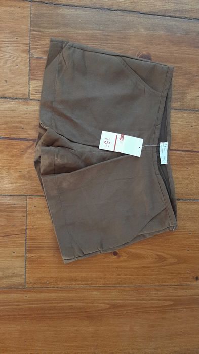 Calções camel 13/14 anos novo