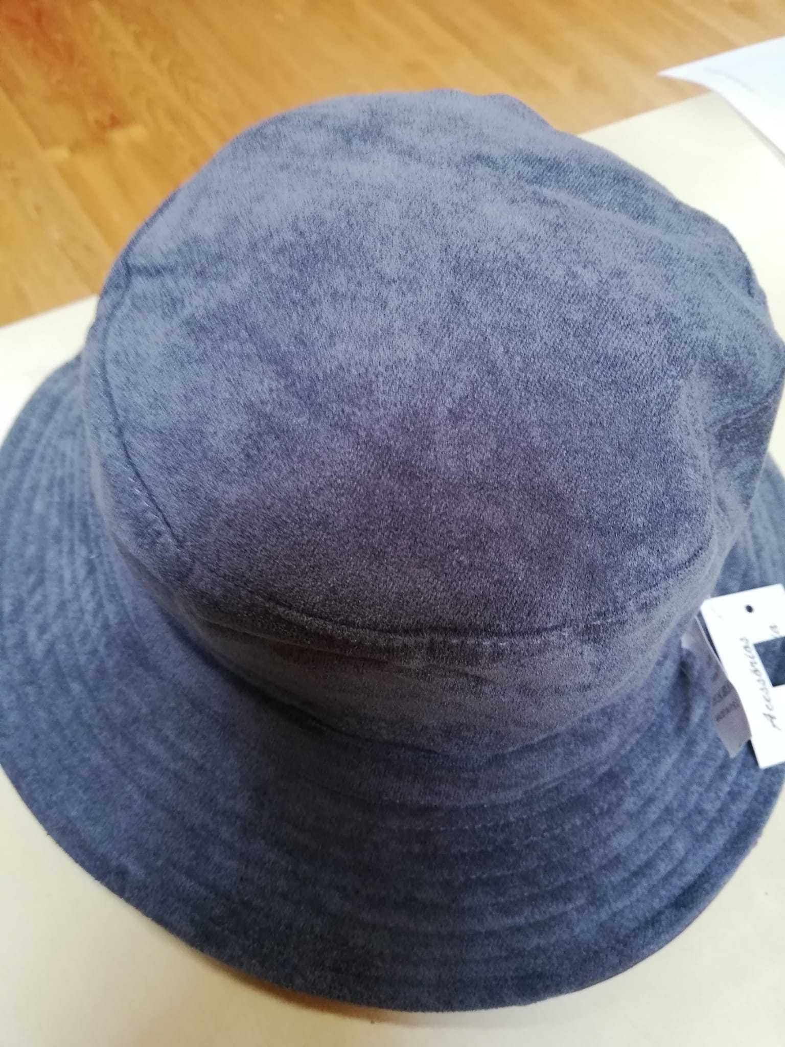 Chapéu cinzento reversível novo com etiqueta