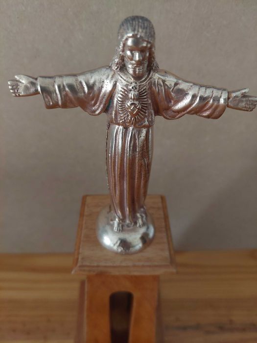 Réplica antiga do Cristo Rei