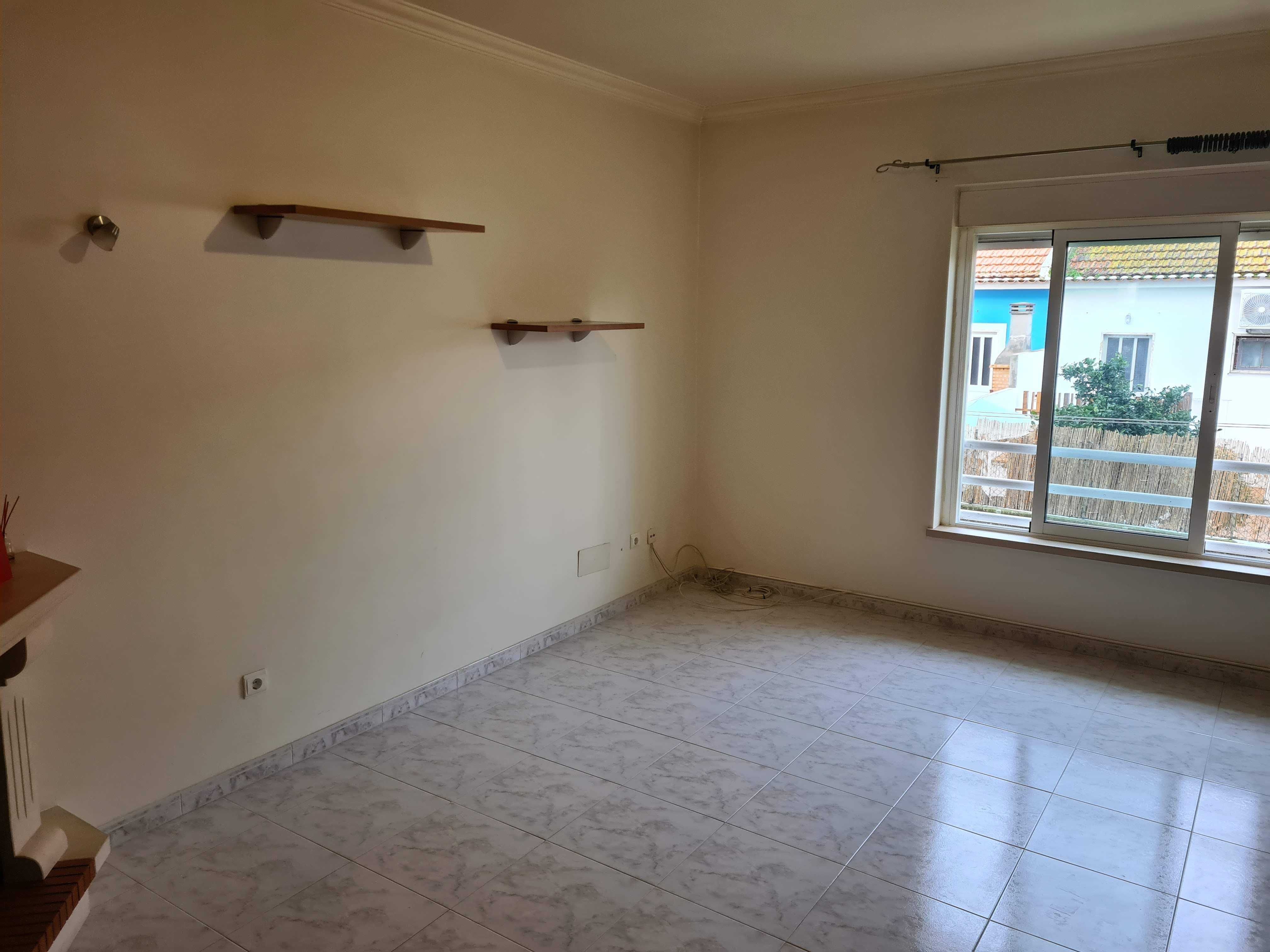 Apartamento T2 para arrendamento Venda Alcaide- Palmela
