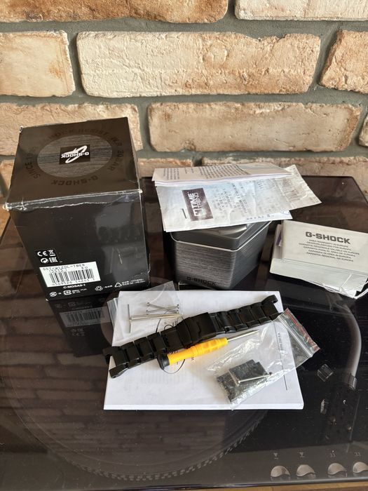 Casio G - Shock GST - W120L