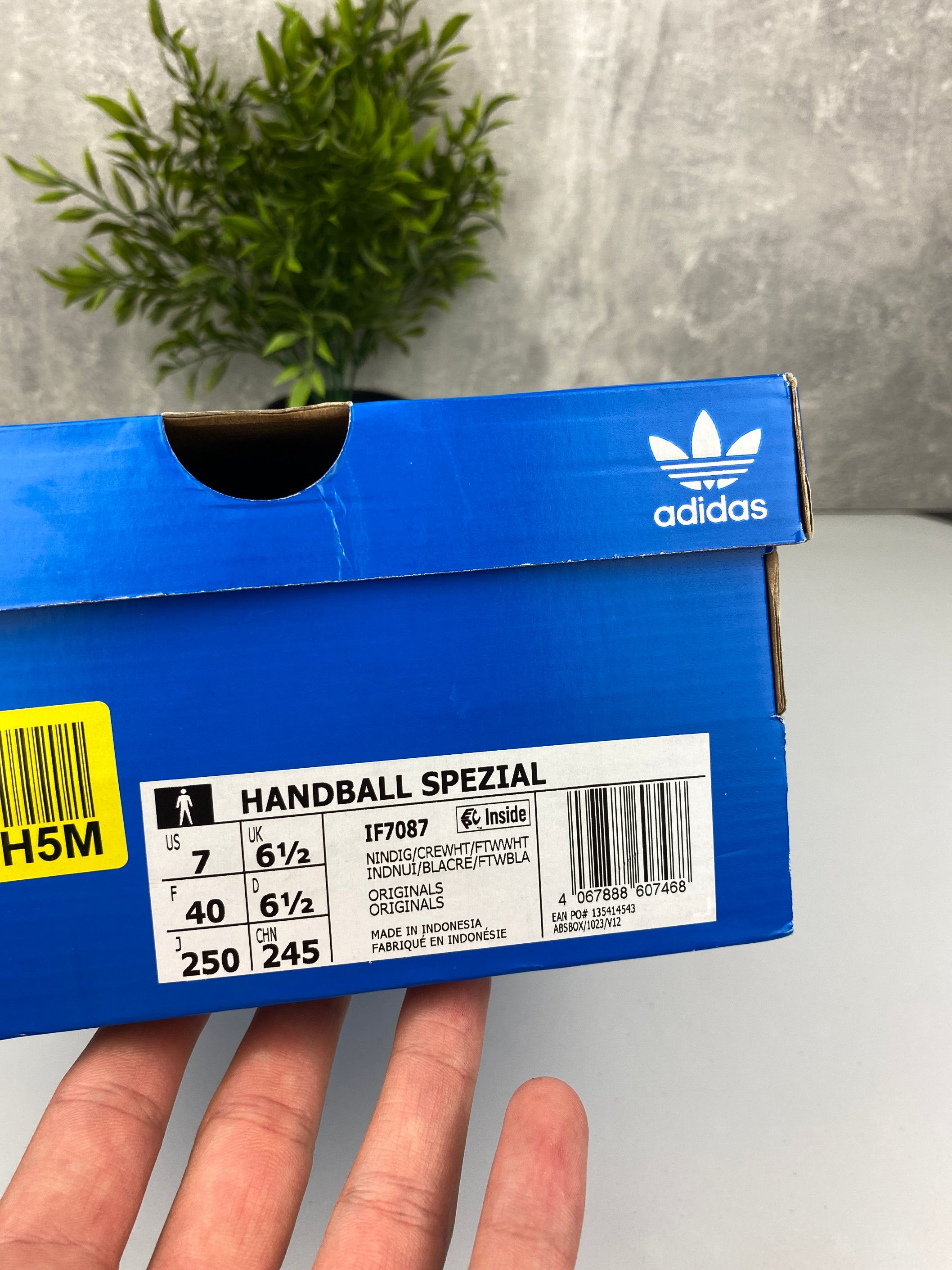 Adidas Handball Spezial r. 40 – sneakersy retro z zamszu