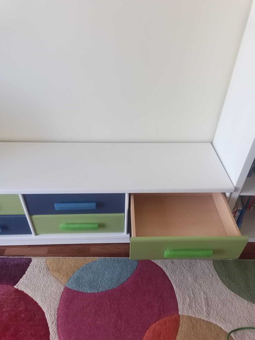 Gaveteiro Infantil Colorido em Bom Estado