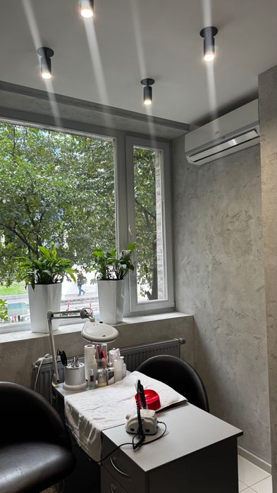 Оренда місця під кав’ярню в салоні краси, центр