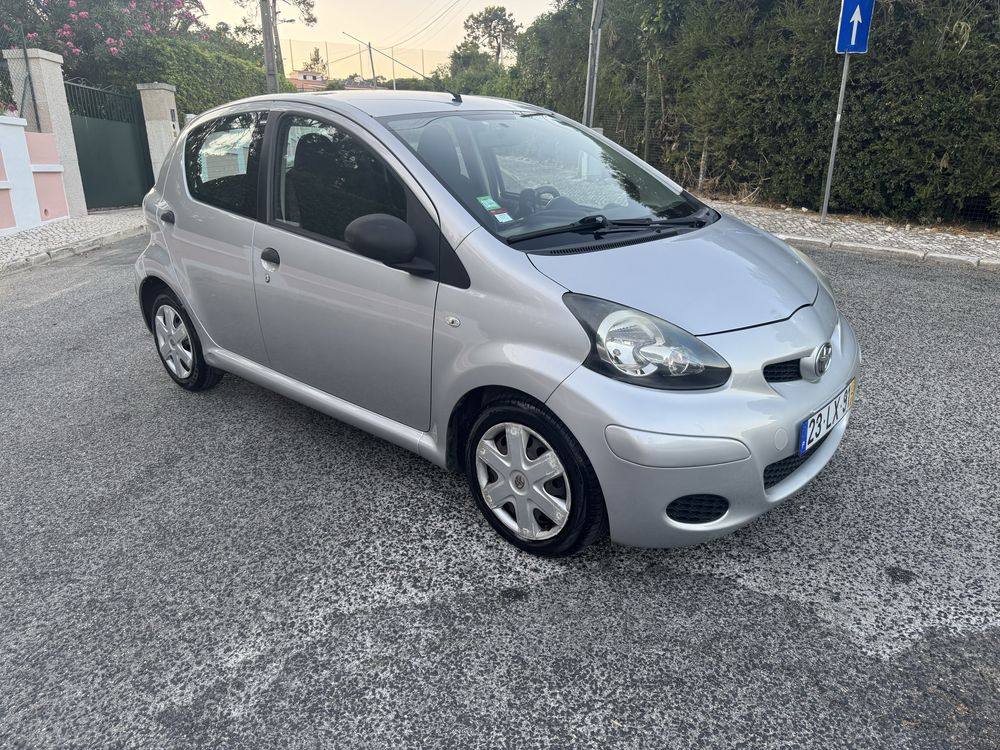 TOYOTA AYGO  1.0  GASOLINA  1 DONO  AR CONDICIONADO   ANO 2011