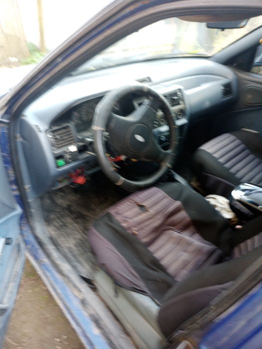 Продаю автомобіль форд ескорд