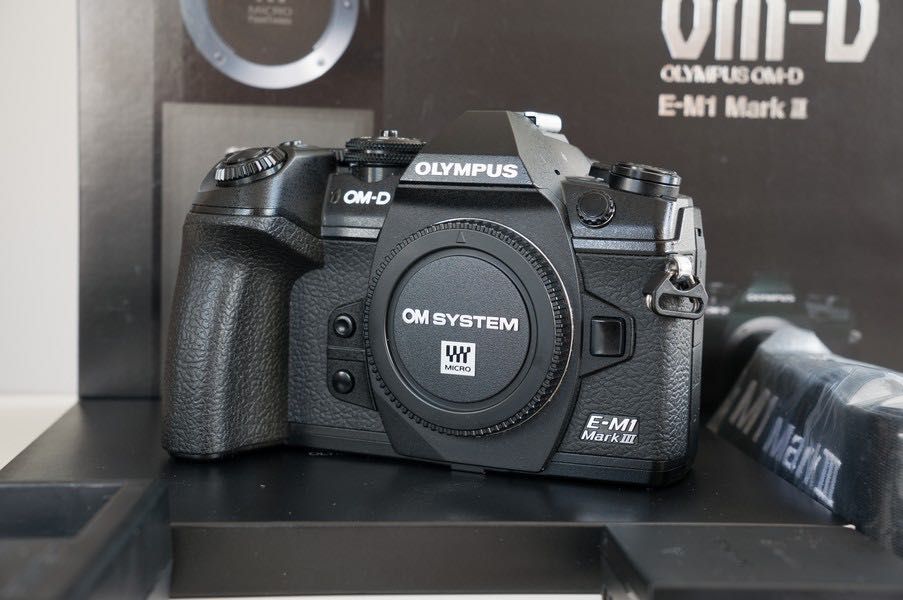 Olympus OM-D E-M1 Mark III body Przebieg 16,5 tyś komplet w kartonie.