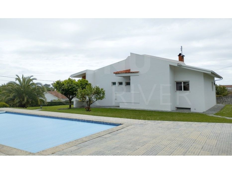 Moradia T4 em Afife, entre o mar e a serra de Santa Luzia