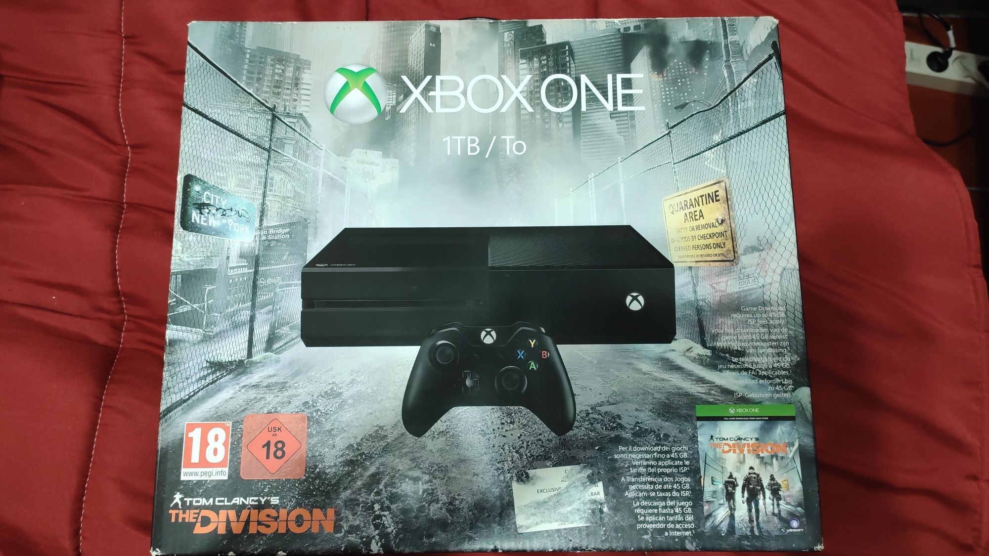 Xbox One 1Tb c/ caixa The Division e vários jogos