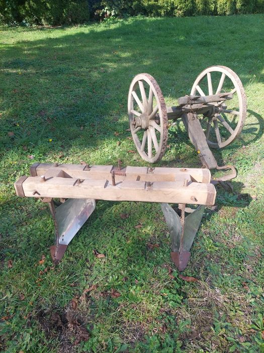 Stare kolca do pługa koła drewniane