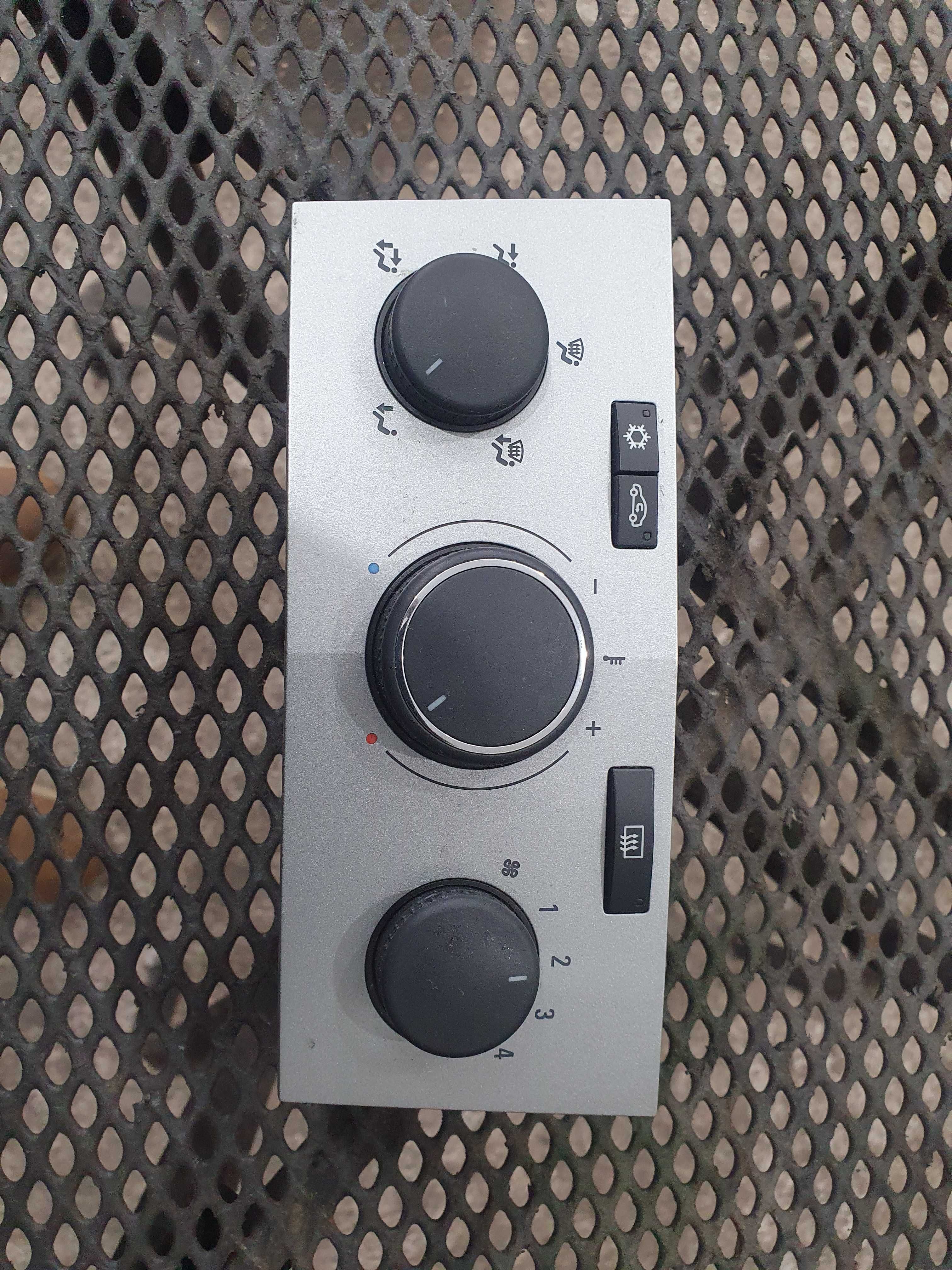 Panel klimatyzacji nawiewu Opel Astra H 3 III sprawny
