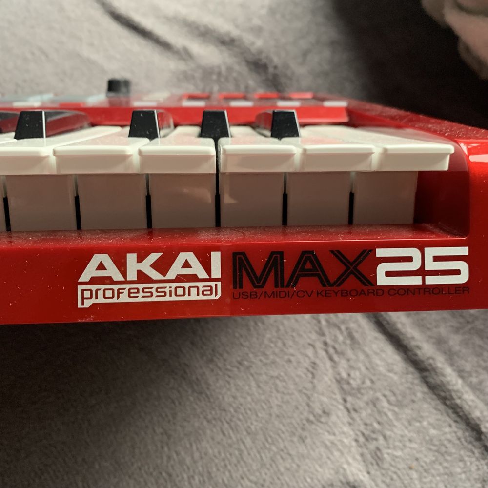 Midi - клавіатура AKAI Professional MAX 25 фортепіано синтезатор