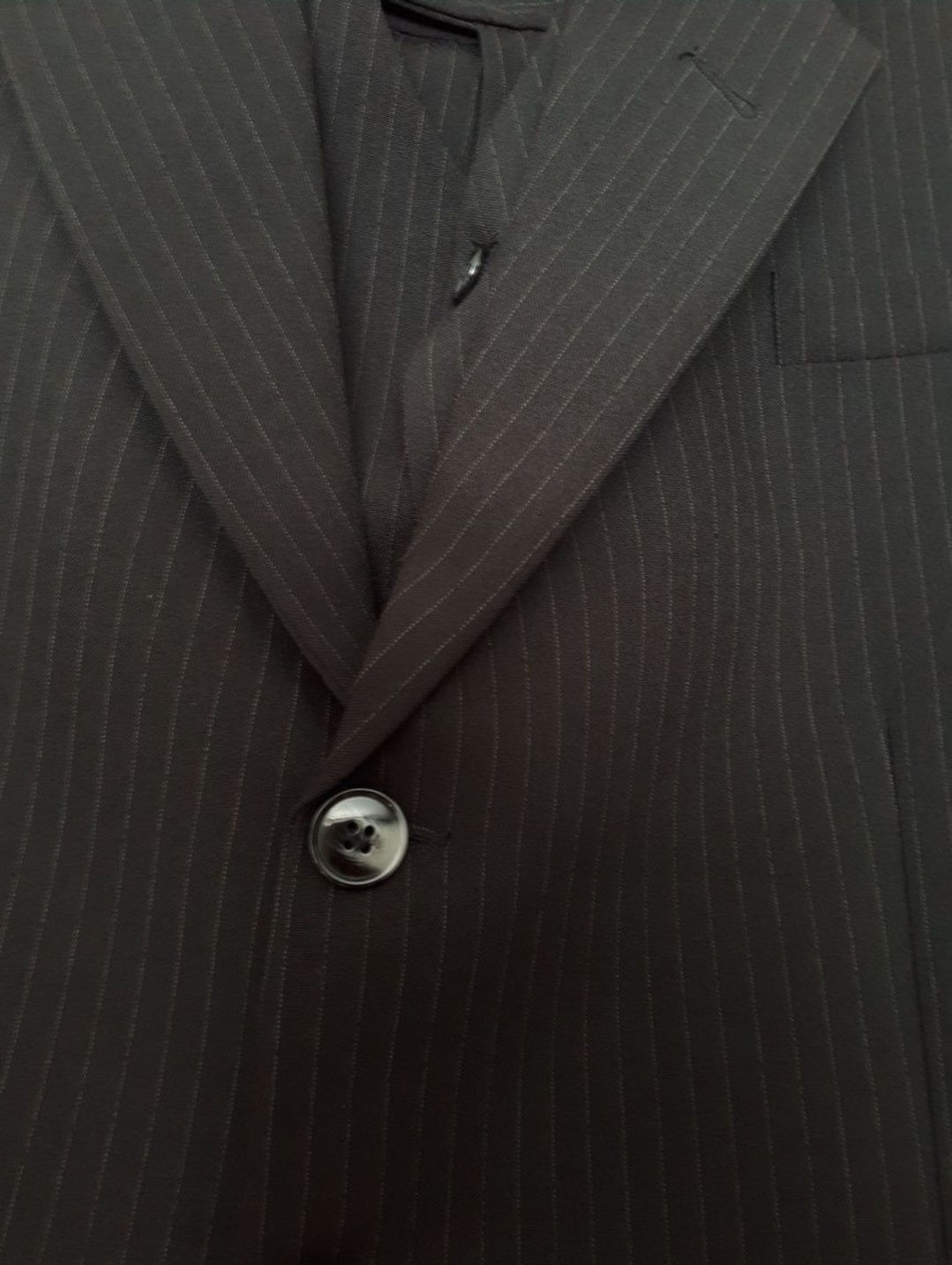 Garnitur czarny w paski 3 częściowy marynarka