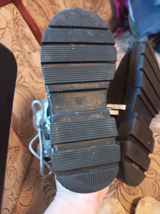 Теплі сапожки на овчині.