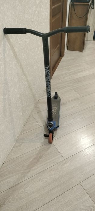 Трюковий самокат  у гарному стані