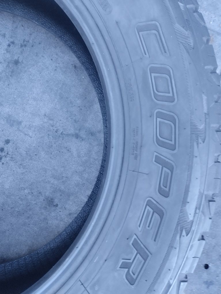 Продам шини 255/55R18