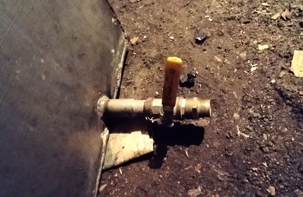 Бочка з електротеною для води