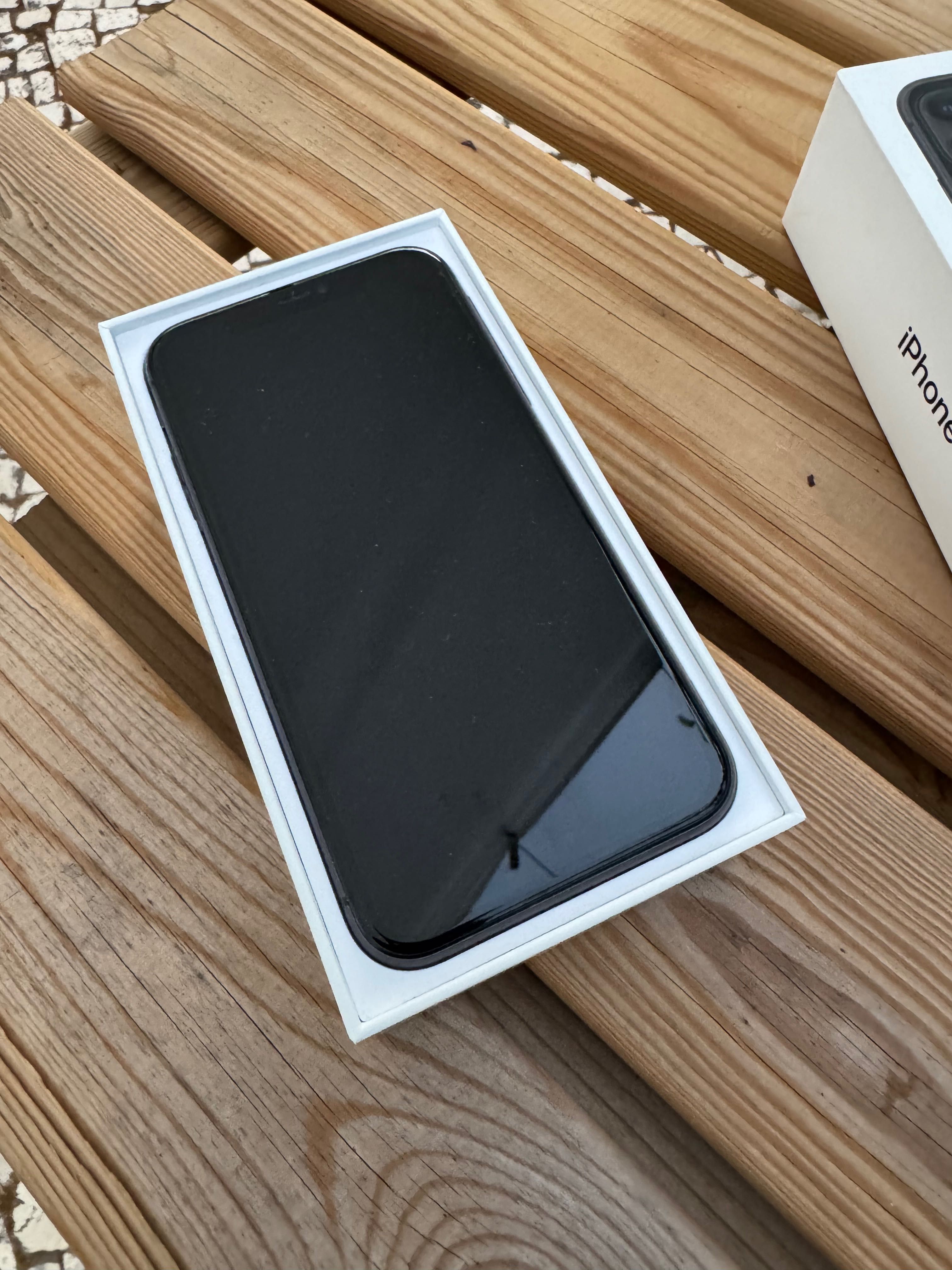 iPhone 11 de 64GB em muito bom estado