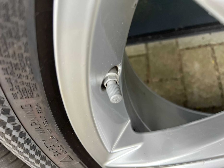 Felgi VW Tiguan 5x112 R18 et43 7J Opony ZIMOWE 235/55R18