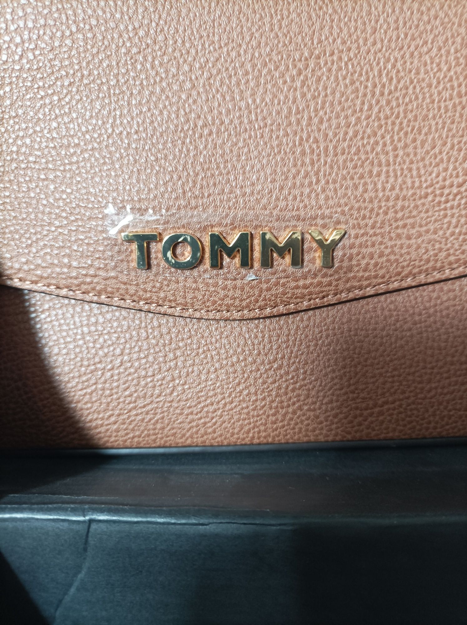 Oryginalna torebka Tommy Hilfiger brązowa otwierana