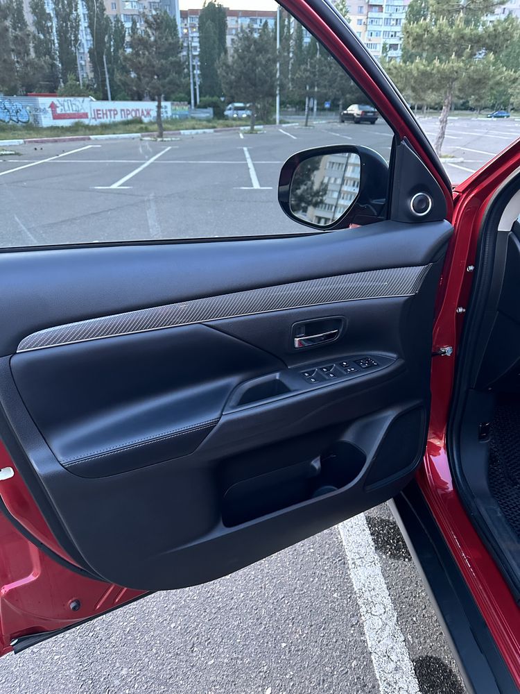 Mitsubishi Outlander 3 2018 год
