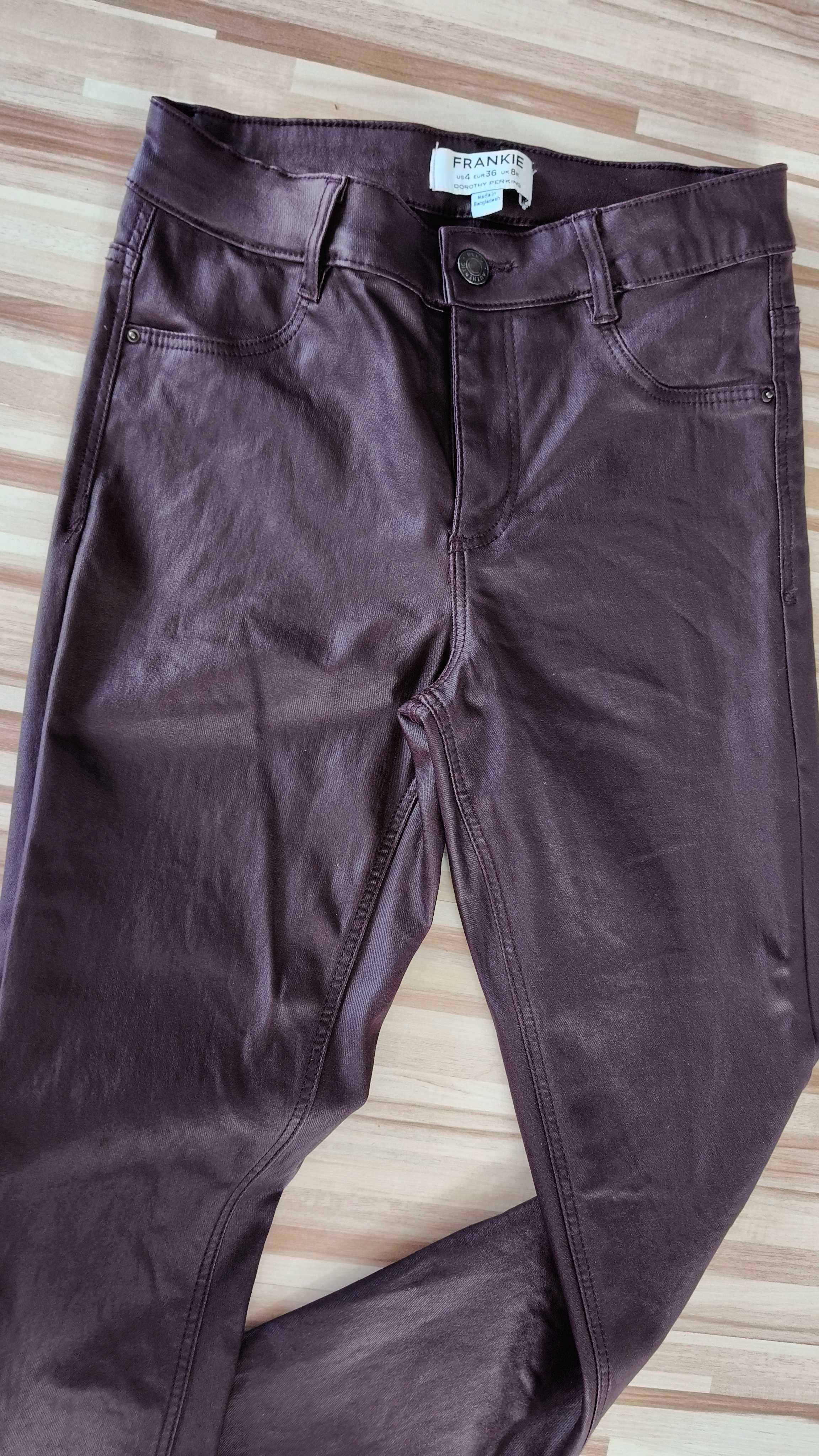 Spodnie woskowane w kolorze burgundowym, Dorothy Perkins, S