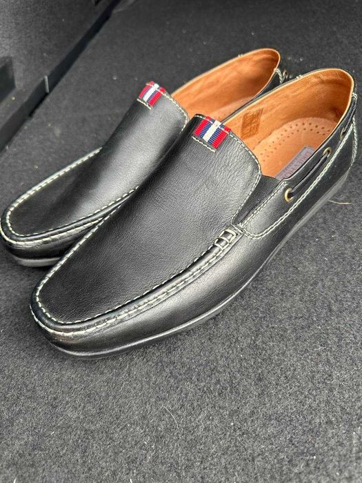 Чоловічі шкіряні мокасини