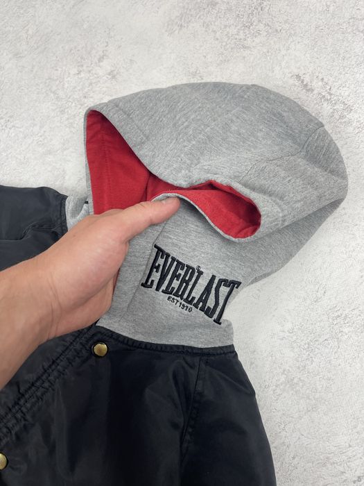 Чорний вінтажний дутий бомбер everlast з капюшоном
