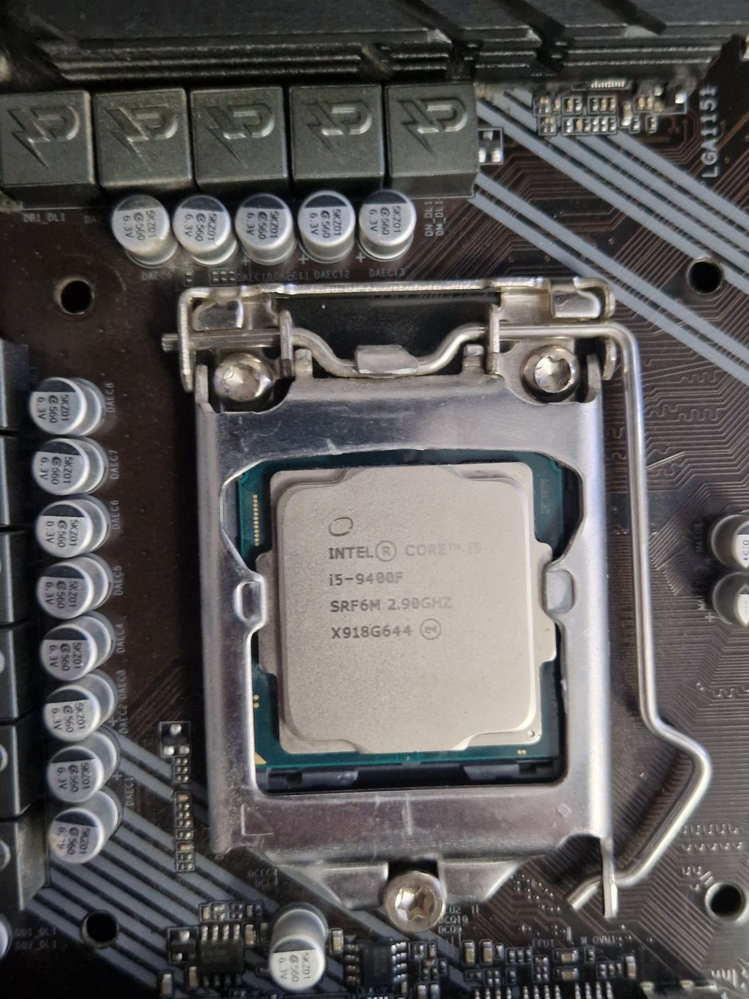 Płyta główna GIGABYTE Z390 GAMING X,intel core i5 9400F chłodzenie CPU