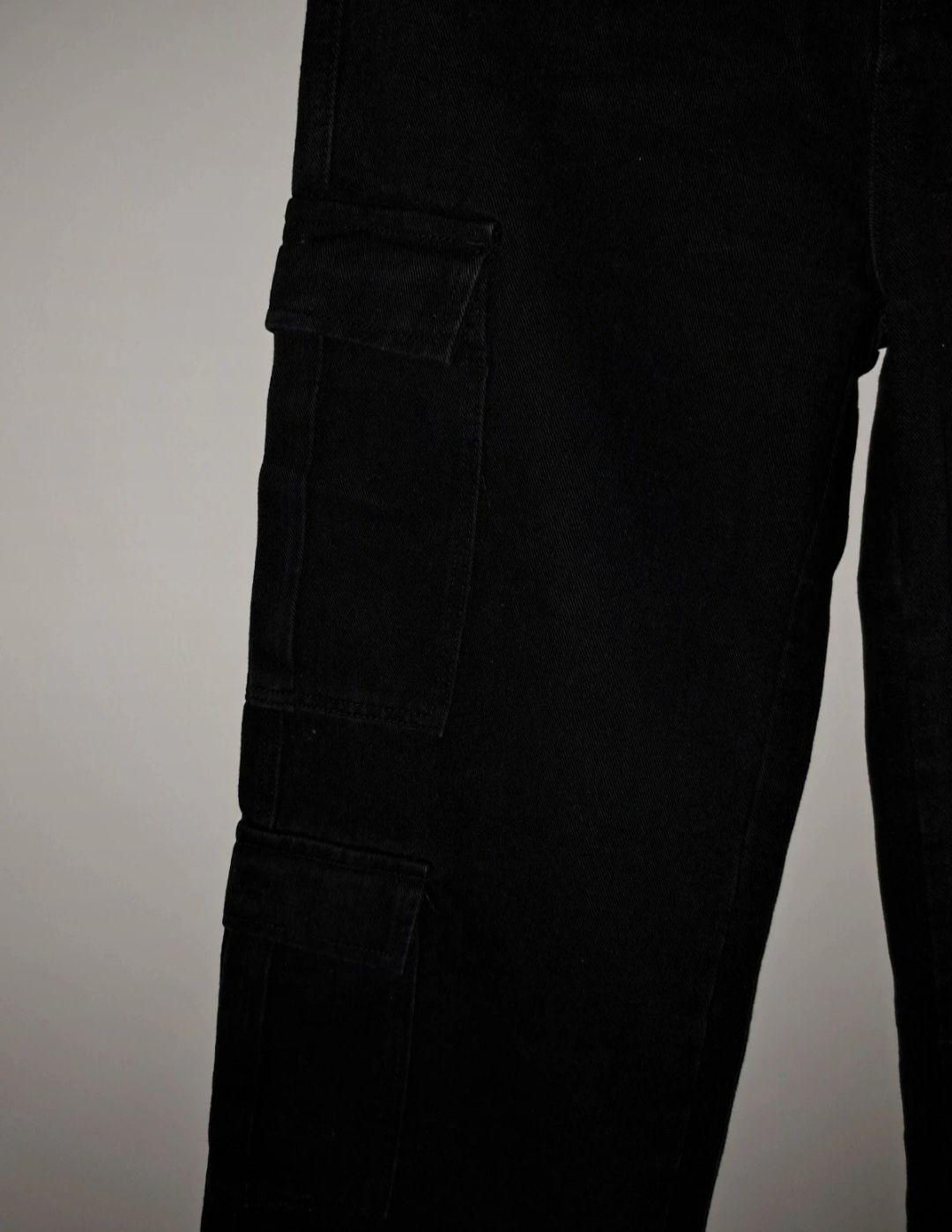 Czarne Spodnie, z kieszeniami po boku