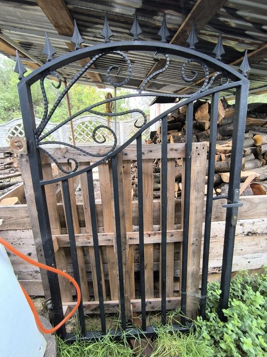 Furtka czarna 180 x 110