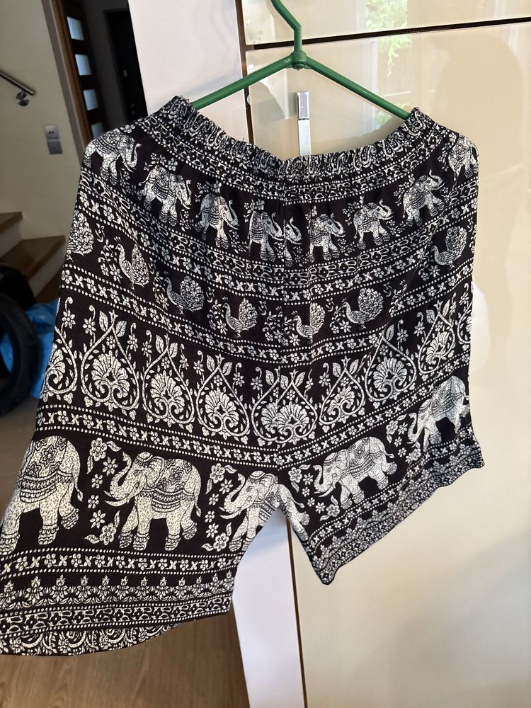 Krótkie spodenki z kieszeniami XL wzór styl boho