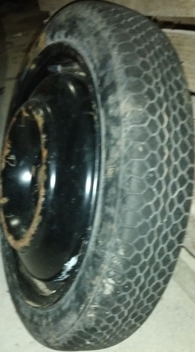 Vendo esta jante de ferro de furação de 4x105 R14