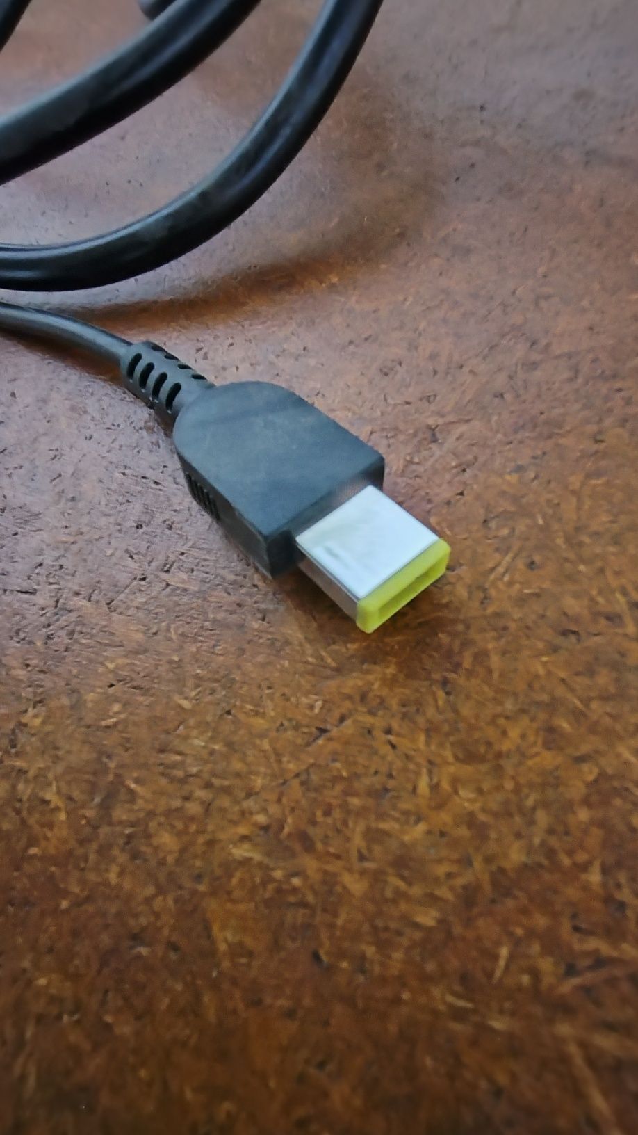 Zasilacz Lenovo 20V płaskie wejście modele ThinkPad Ideapad