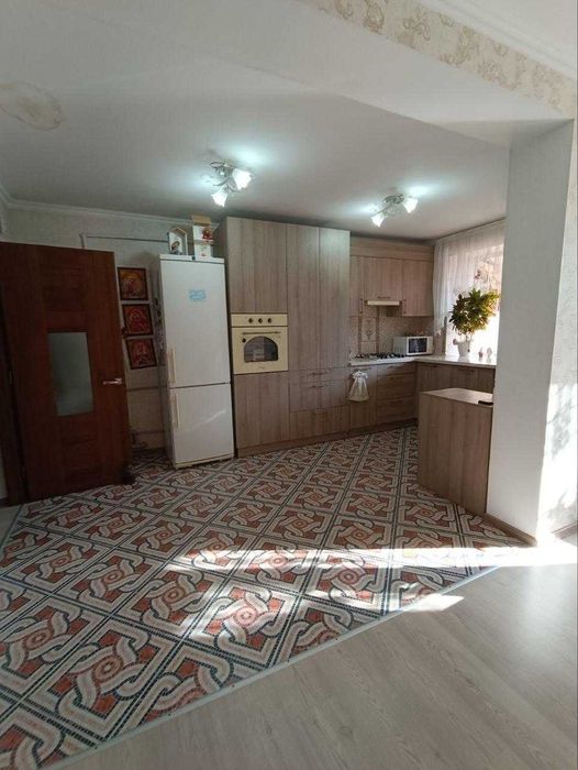 Продам 2-х этажный дом на Черемушках. Ремонт.