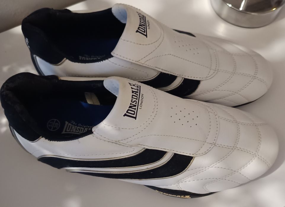 Sportowe buty marka Lonsdale London rozmiar 39-długość wkładki 25 cm