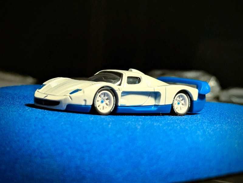 Matchbox 2004 Maserati MC12 + Custom
