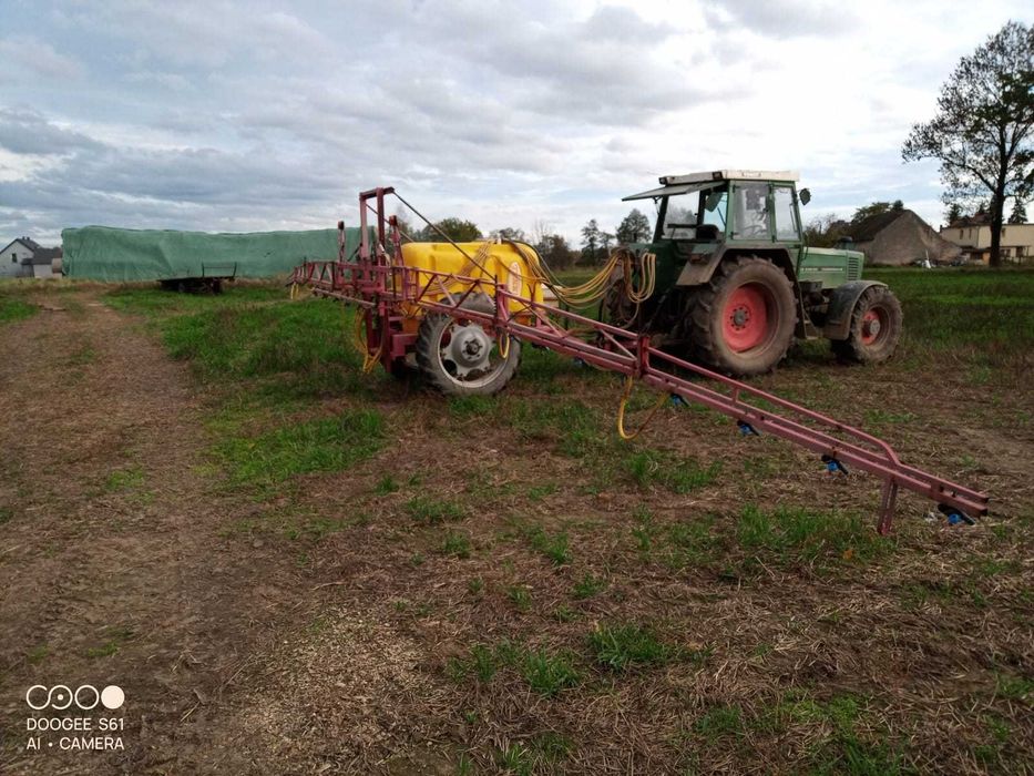 Opryskiwacz ciągany Renal 1200/15