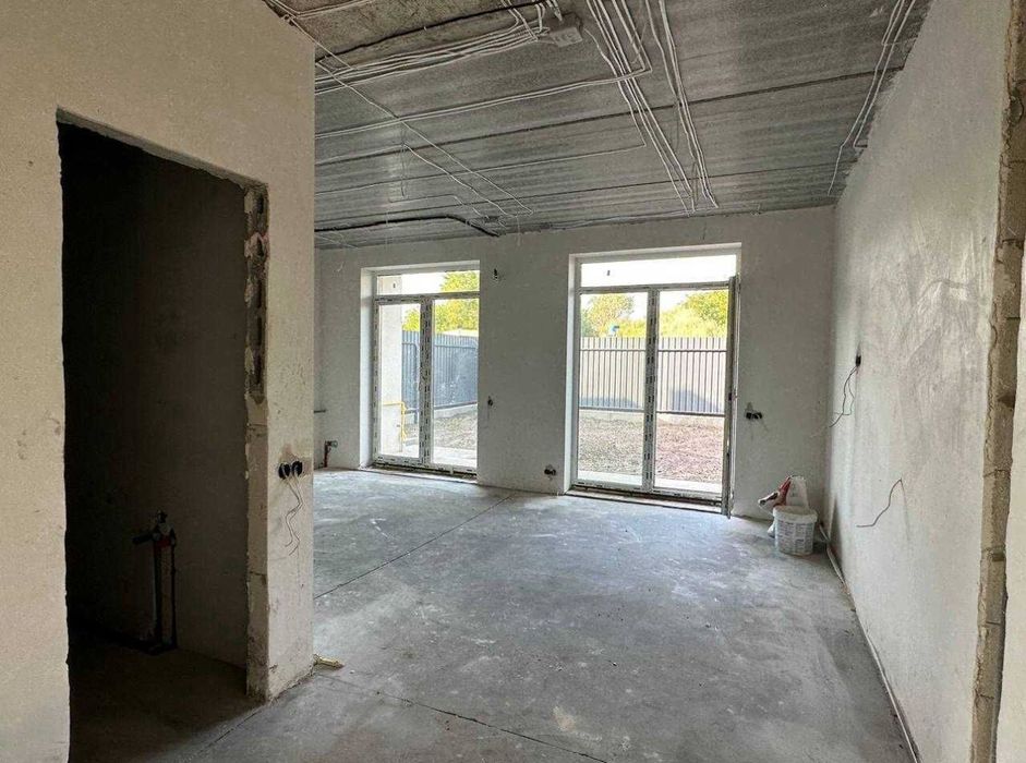 Кутовий таунхаус 82кв з вн. наповненням, теплою підлогою, є газ!