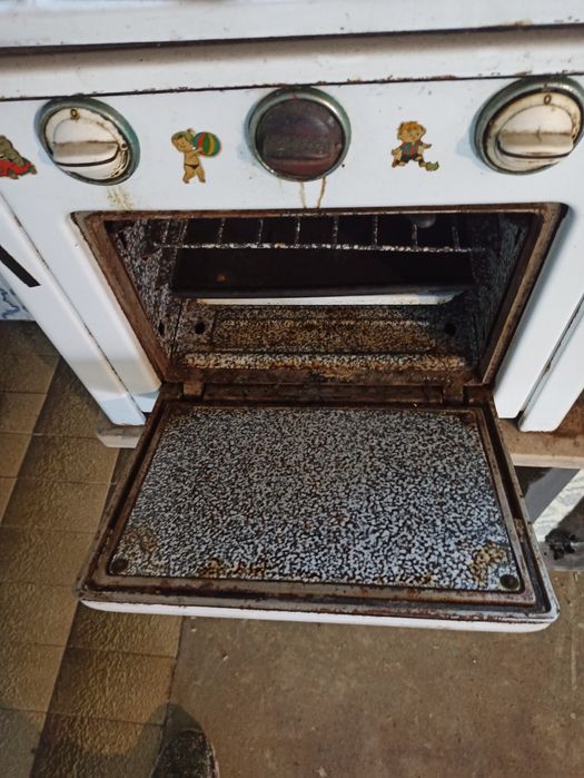 Fogão antigo duas bocas e forno