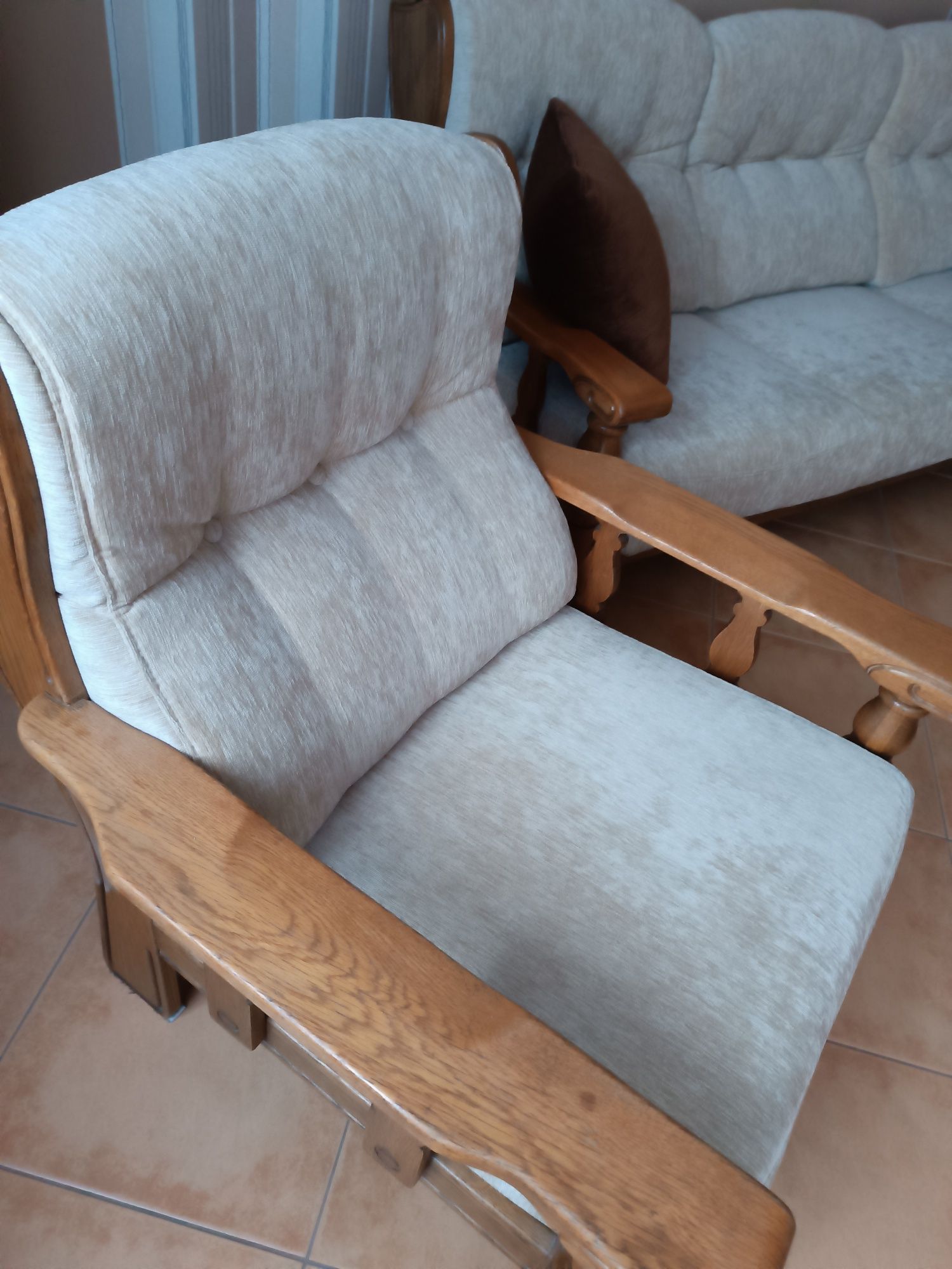 Zestaw wypoczynkowy dębowy sofa i dwa fotele stan idealny