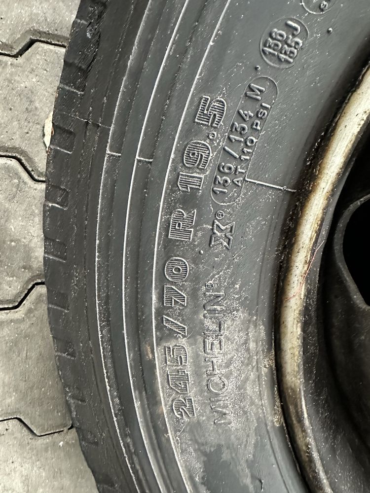 Michelin XZE2+ 245/70R19.5