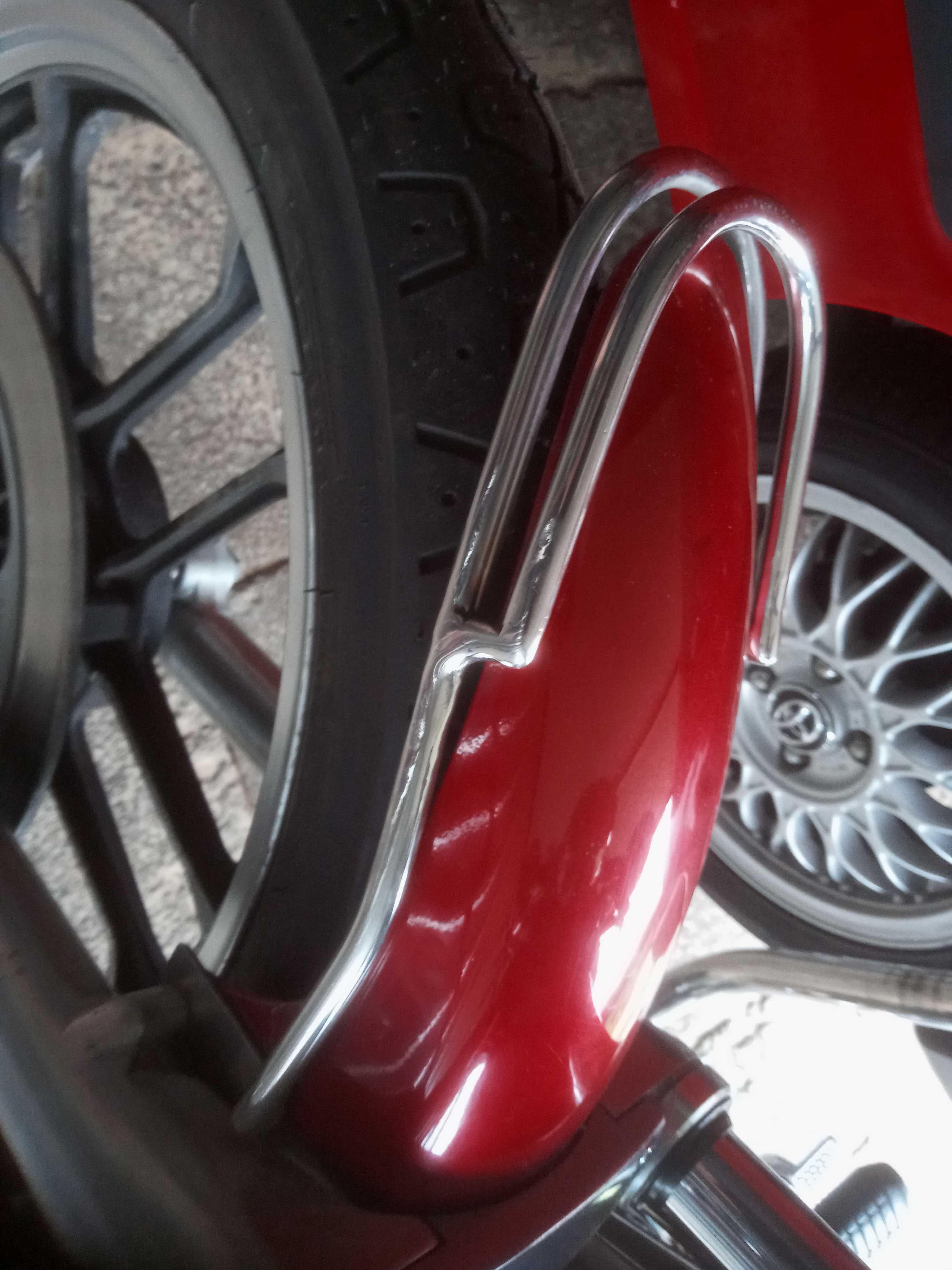 Reling przedniego błotnika do Honda vt 500 Shadow