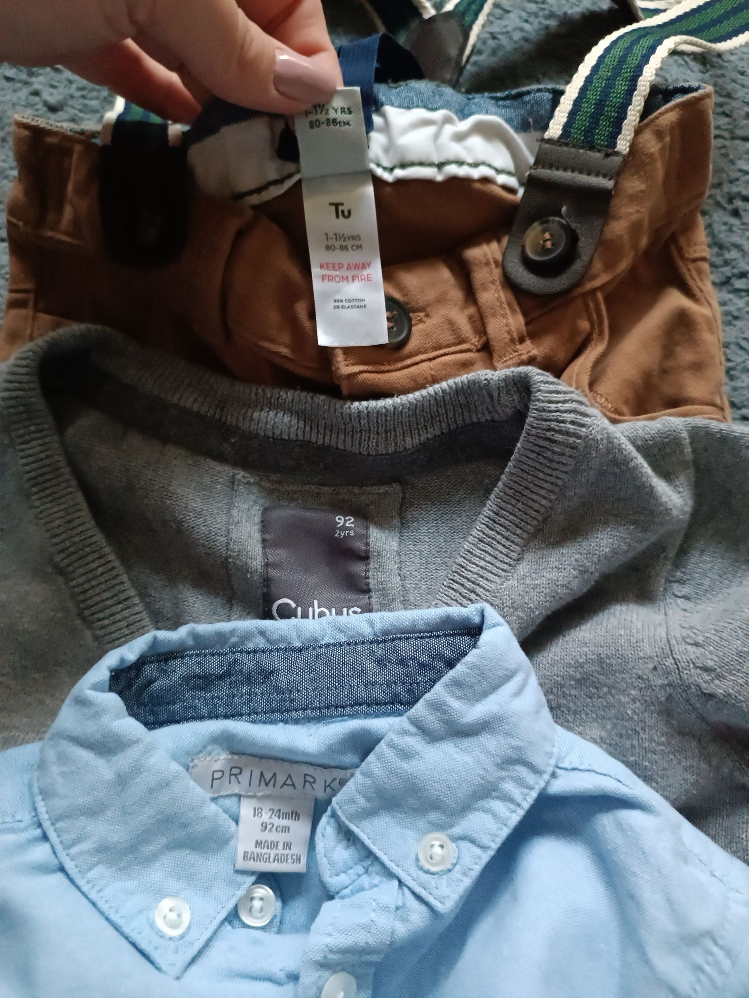 Elegancki zestaw spodnie z szelkami koszula Primark sweterek cubus