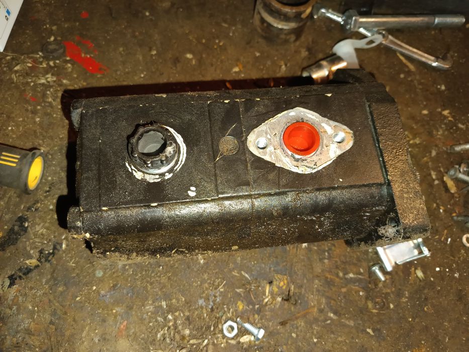 Sprzedam pompę zetor