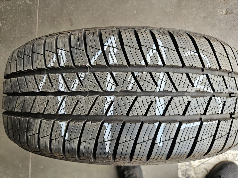 4x 205/50R17 93V XL Barum Polaris 5 / 2x 8,5mm + 2x 8mm / 2023r. [1113