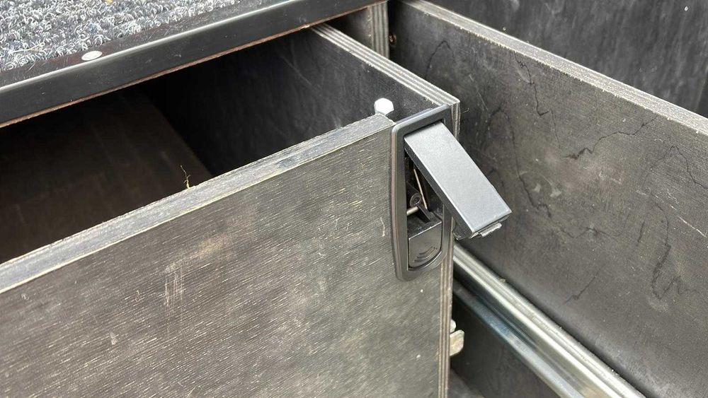 Zabudowa wyprawowa, dwie szuflady z łóżkiem pod Pajero 3 i inne