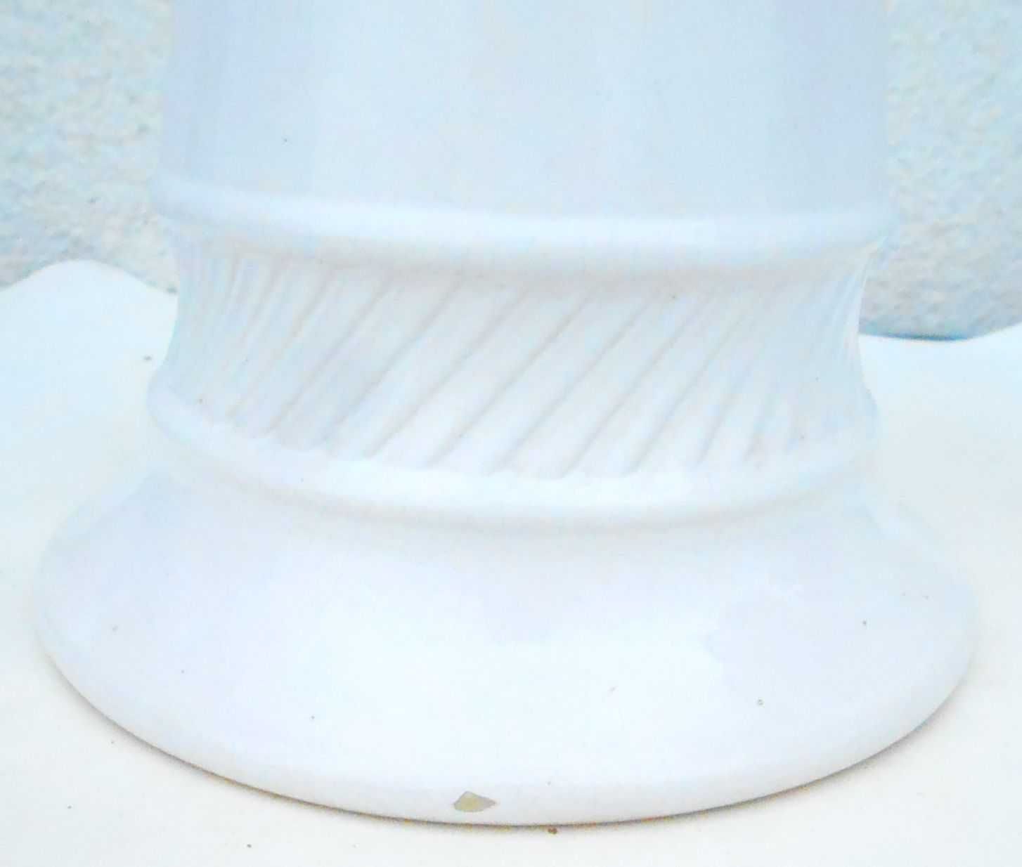 Kwietnik ceramiczny, kolumna, postument, cokół, baza, biały
W - 43 cm