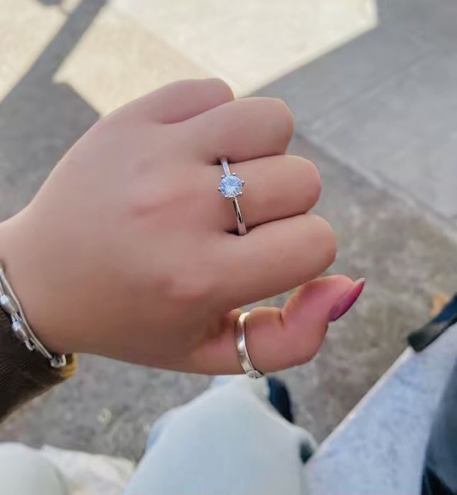 Срібна каблучка 925 проби! Фіаніт Swarovski !