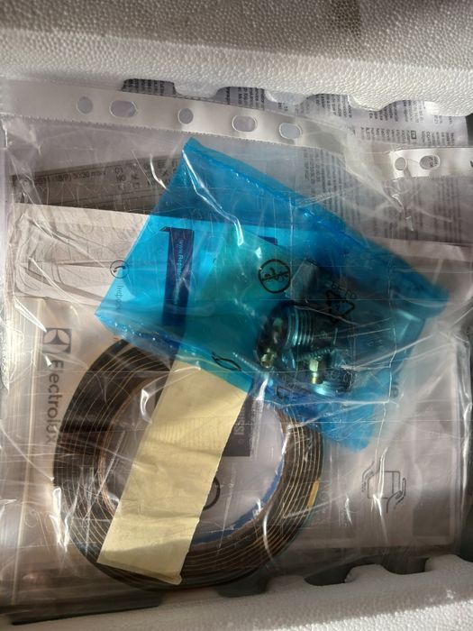 Продам Варильна поверхня газова Electrolux Slim 60 KGS6426SX
плавная р